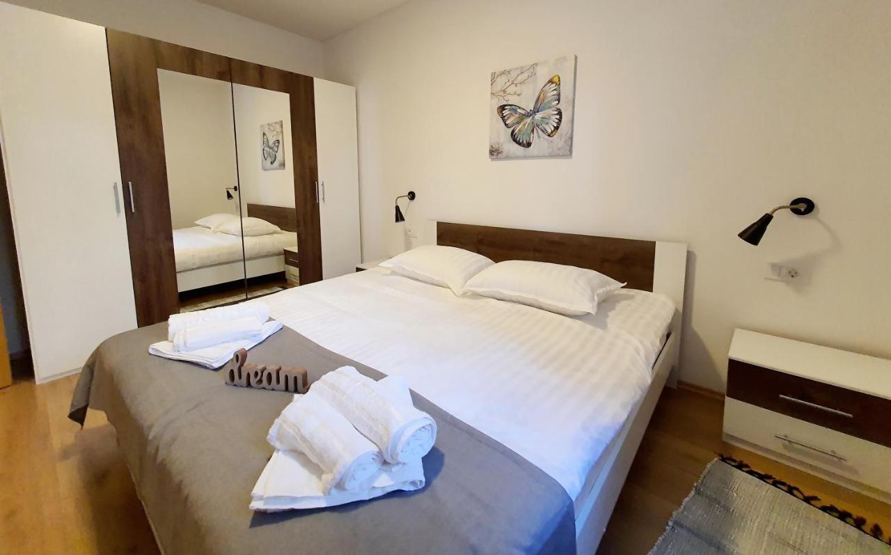 Sea Star Apartments Pjescana Uvala Εξωτερικό φωτογραφία